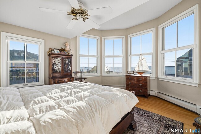 Building Photo - 5 Middle Beach Rd