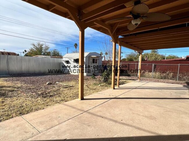 Building Photo - Three bedroom Home