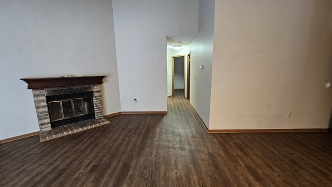 Building Photo - 3579 Blue Jay Way