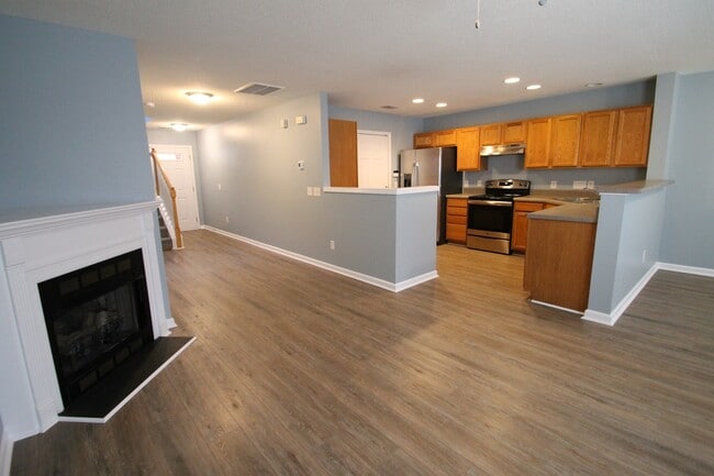 Building Photo - 1364 Walnut Hill Dr