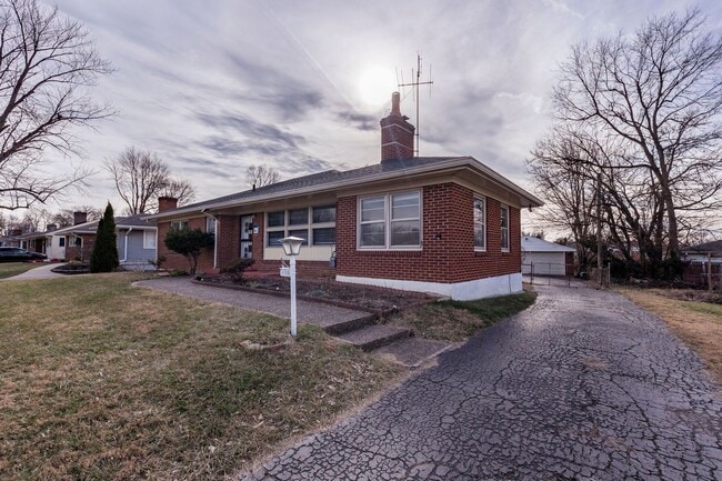 Building Photo - 3706 Chevy Chase Rd