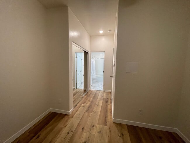 Building Photo - Luxury 2 Bed / 2 Bath in Winters! 1.1 Mile...