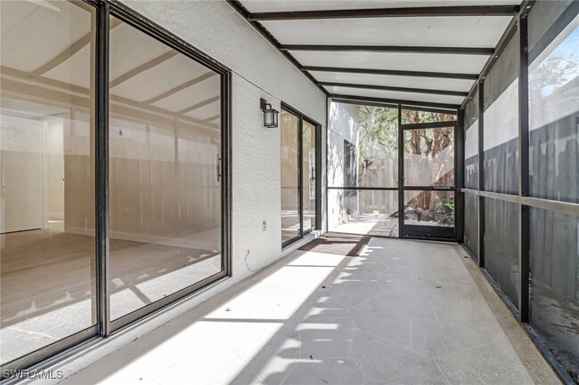 Building Photo - 840 Meadowland Dr