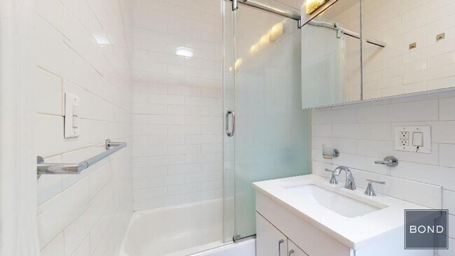 Building Photo - 151 Mott St