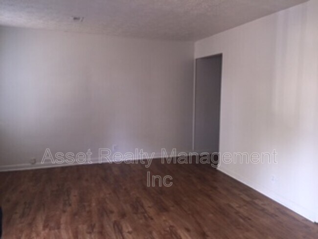 Building Photo - 9116 Cedarpark Ln NW