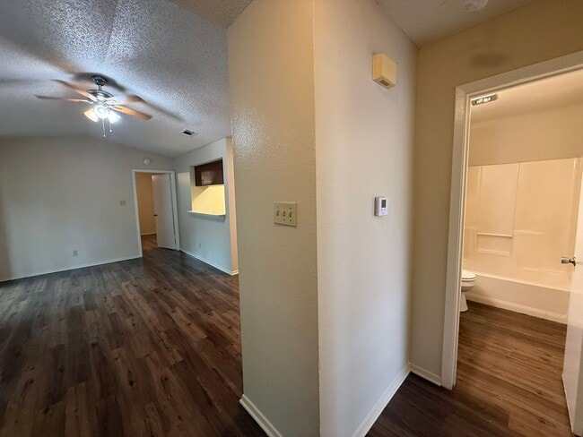 Building Photo - 12812 Tomanet Trail