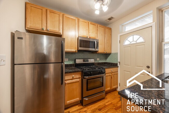 Primary Photo - 2257 W Rosemont Ave