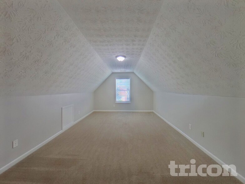 Building Photo - 7485 Ferrara Dr