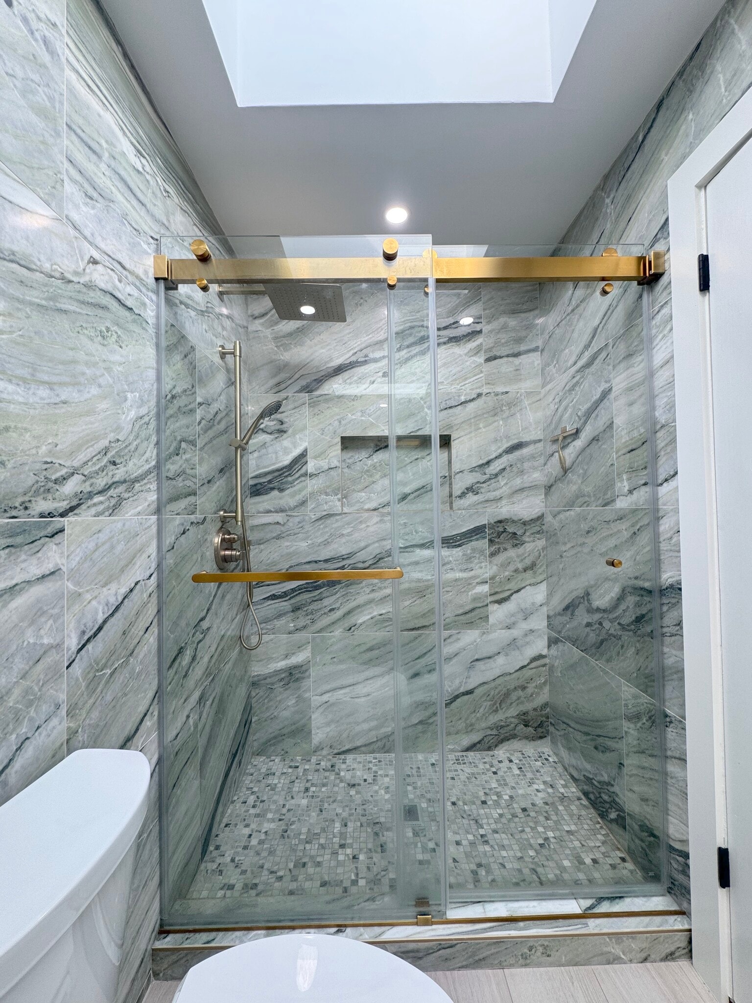 Building Photo - 603 Woodside Way