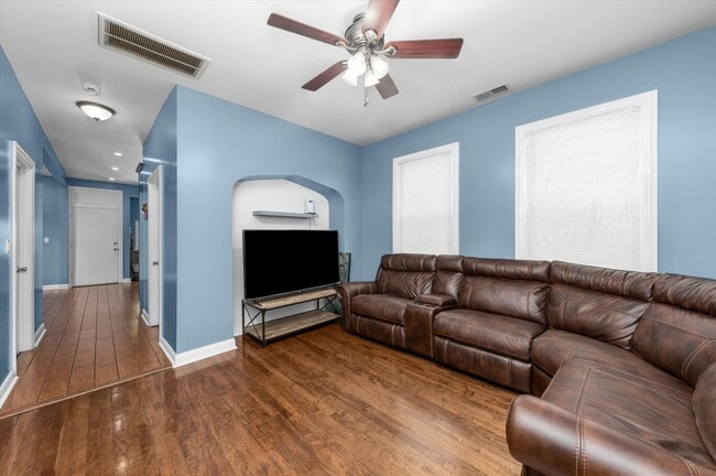 Building Photo - 5108 W 24th Pl