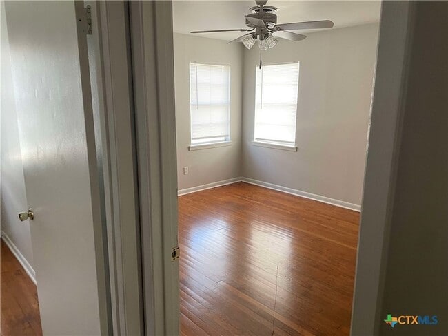 Building Photo - 1005 Phil Ave