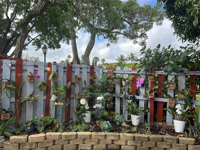 Building Photo - 1544 Springside Dr