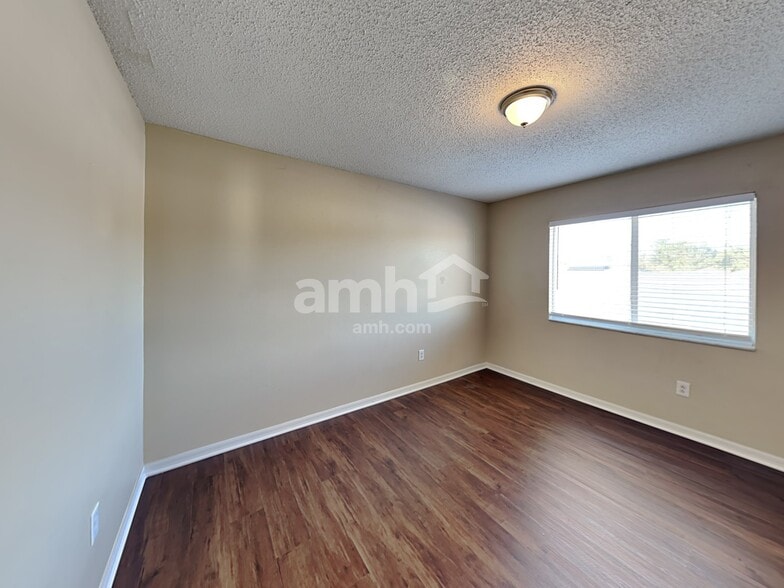 Building Photo - 11832 Brenford Crest Dr