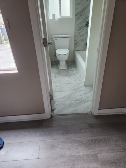 Building Photo - 1012 E Adams Blvd