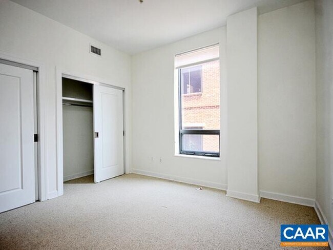 Building Photo - 112 South Street East