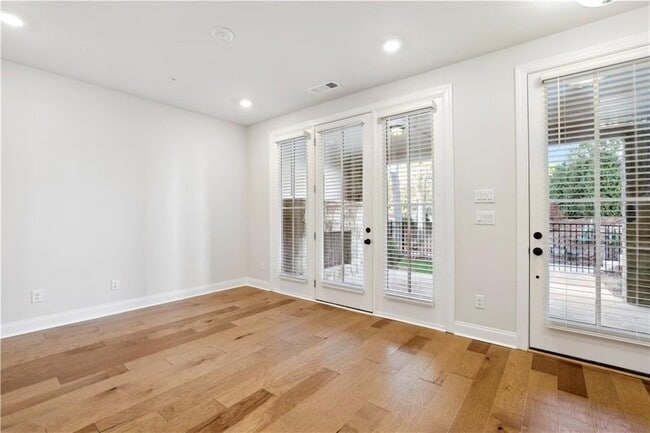Building Photo - 410 Townly Ct