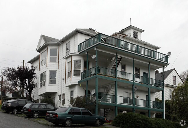 Building Photo - Viewpoint Apartments