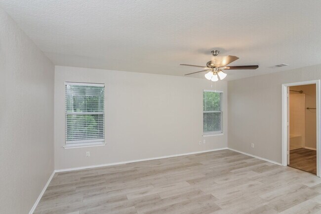 Building Photo - 10711 Amble Coach