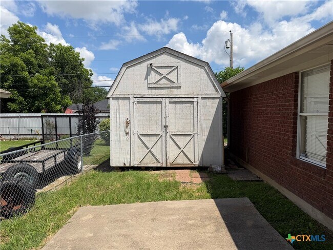 Building Photo - 3404 Granite Dr
