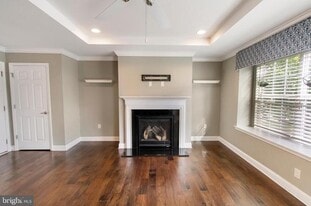 Building Photo - 404 Lexington Mews