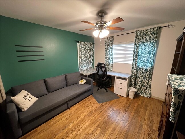 Building Photo - 11303 Greenwillow Dr