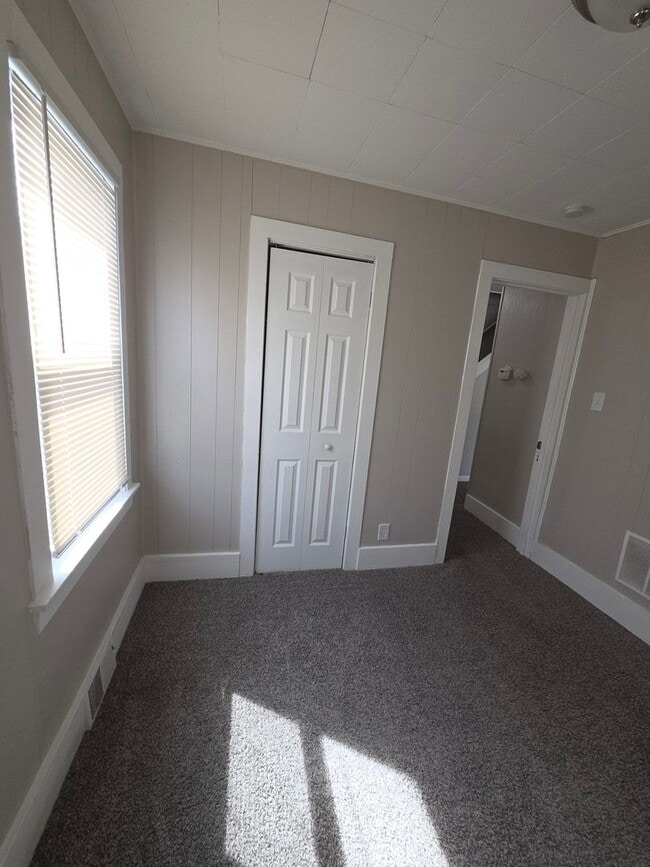 Building Photo - Cute 3 Bedroom Bungalow