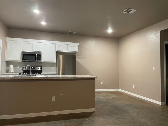 Building Photo - 217 W Avenue A