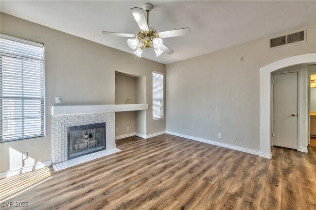 Building Photo - 2201 Ramsgate Dr