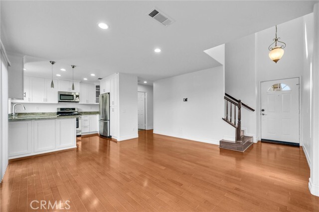 Building Photo - 431 W Bay St