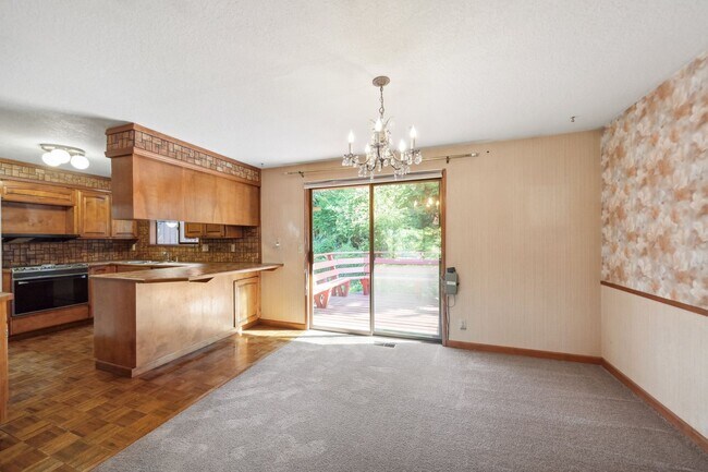 Building Photo - 7816 SE Strawberry Ln