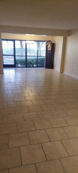 Building Photo - 7430 Lake Breeze Dr
