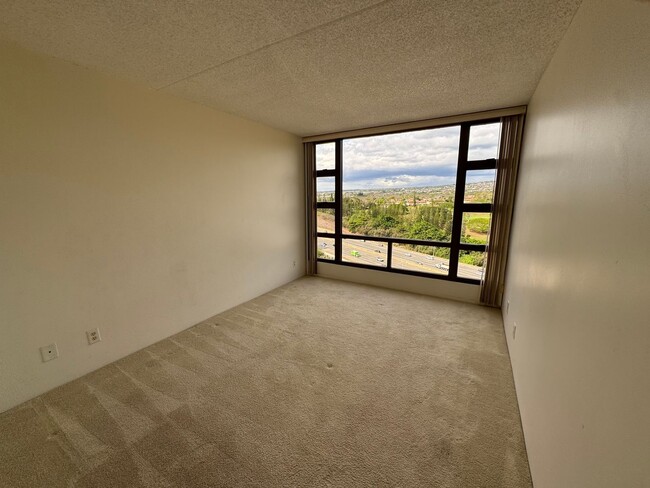 Building Photo - Pearl Regency #1913