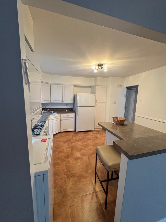 Building Photo - 1206 Rockland Ave