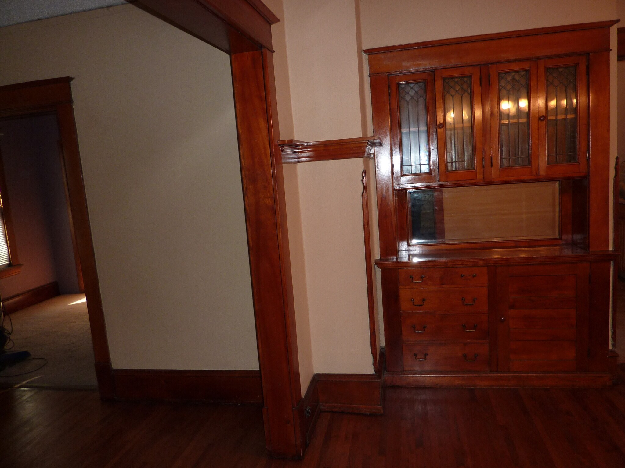 built in buffet in DR - 382 Wheeler St N