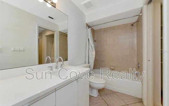 Building Photo - 4518 Ascot Cir S