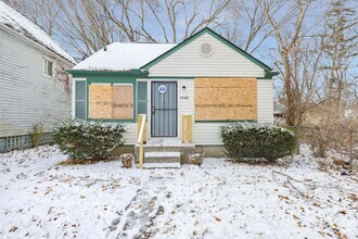 Building Photo - 3 bedroom bungalow $1200/month