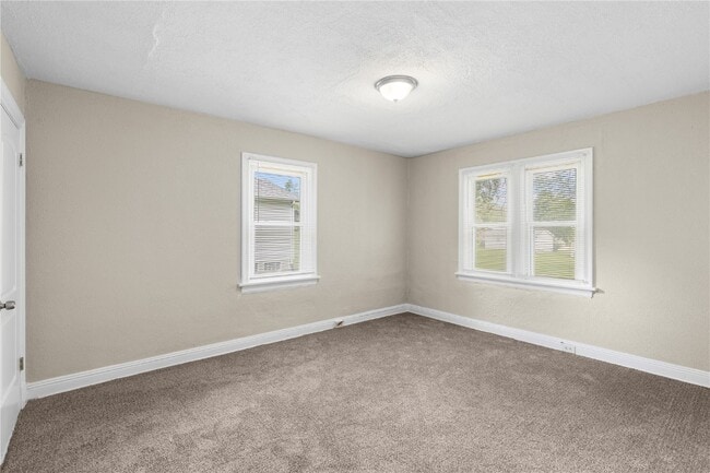 Building Photo - 10194 Imperial Dr