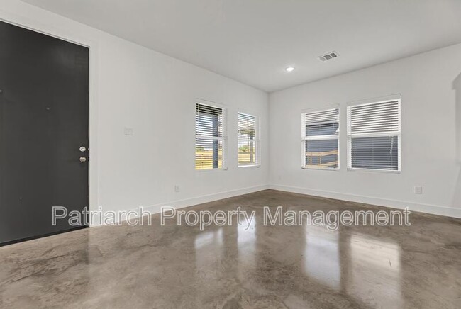 Building Photo - 3003 Alpha Wolf Ct