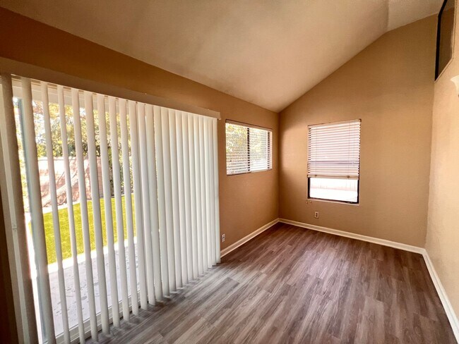 Building Photo - SOUTHWEST BAKERSFIELD