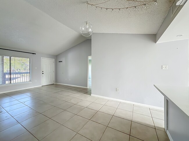 Building Photo - 1515 Huntington Ln
