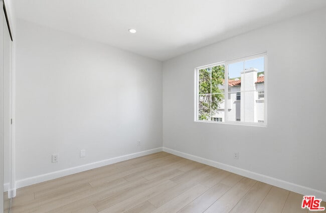 Building Photo - 359 Westlake Vista Ln