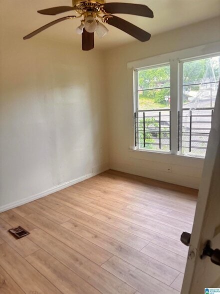 Building Photo - 410 53rd St Ens