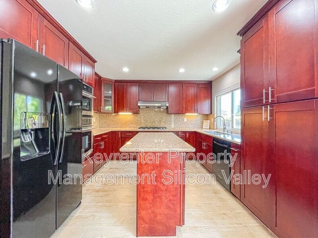 Building Photo - 6701 Tannahill Dr