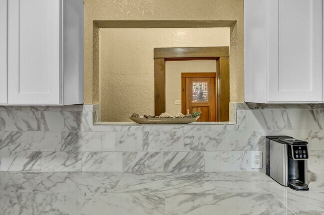Building Photo - FULLY FURNISHED & BEAUTIFULLY REMODELED CLASSIC HOME NEAR UNR WITH UNBEATABLE I-80 ACCESS