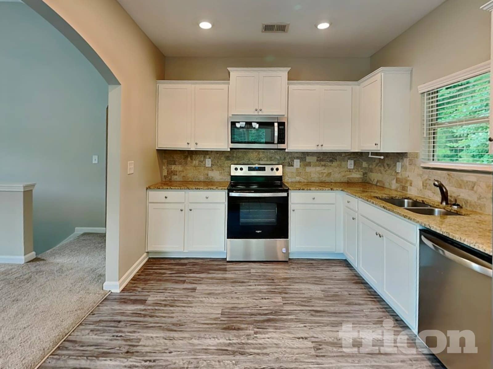 Building Photo - 456 Clematis Court