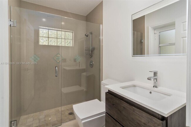 Building Photo - 1222 Manor Ct