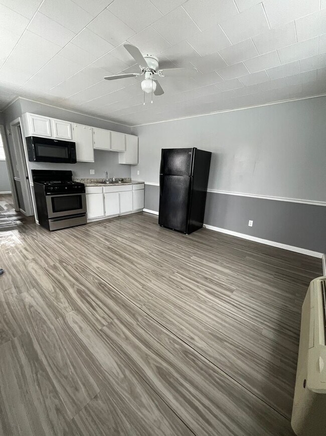 Building Photo - 200 South St