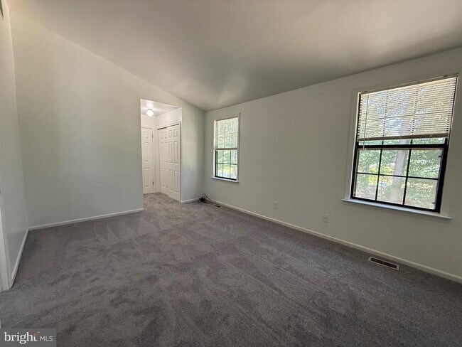 Building Photo - 343 Brookdale Blvd