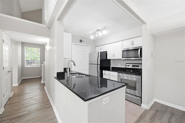Building Photo - 3274 Haviland Ct