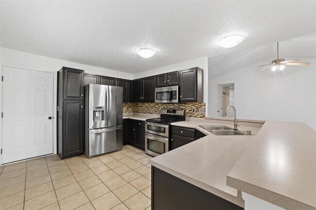 Building Photo - 287 Kerstyn Dr